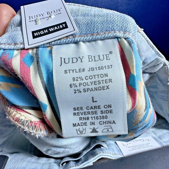 Judy Blue High-Rise Cuffed Printed Aztec Lining Cotton Summer Travel Sz L - Picture 9 of 12
